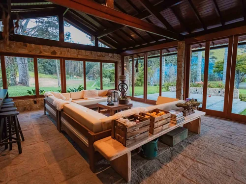 Sala aberta para o verde